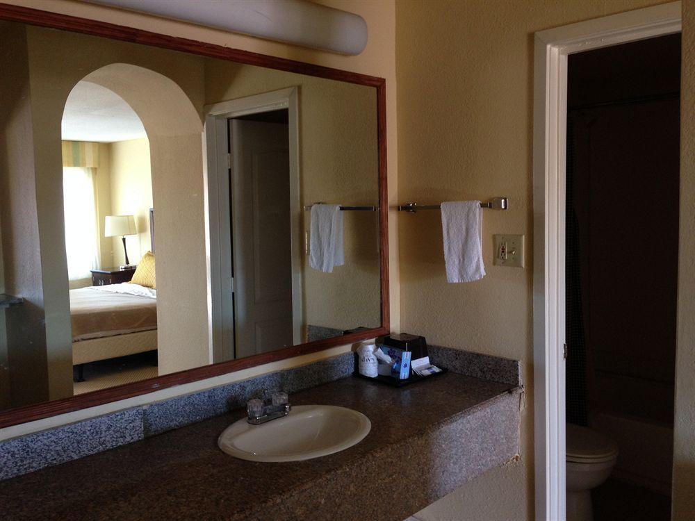 Travel Inn & Suites ハンブル エクステリア 写真