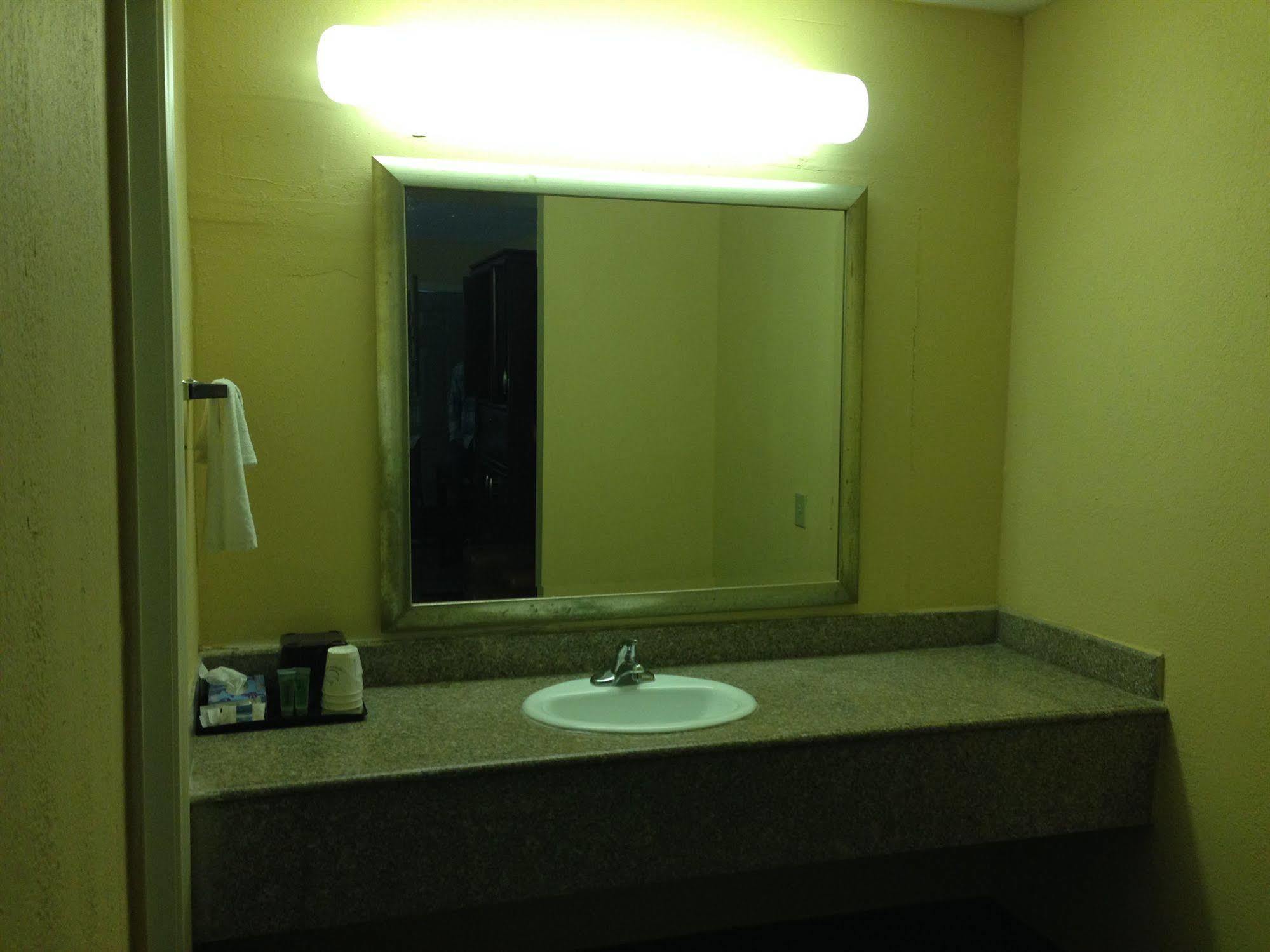 Travel Inn & Suites ハンブル エクステリア 写真